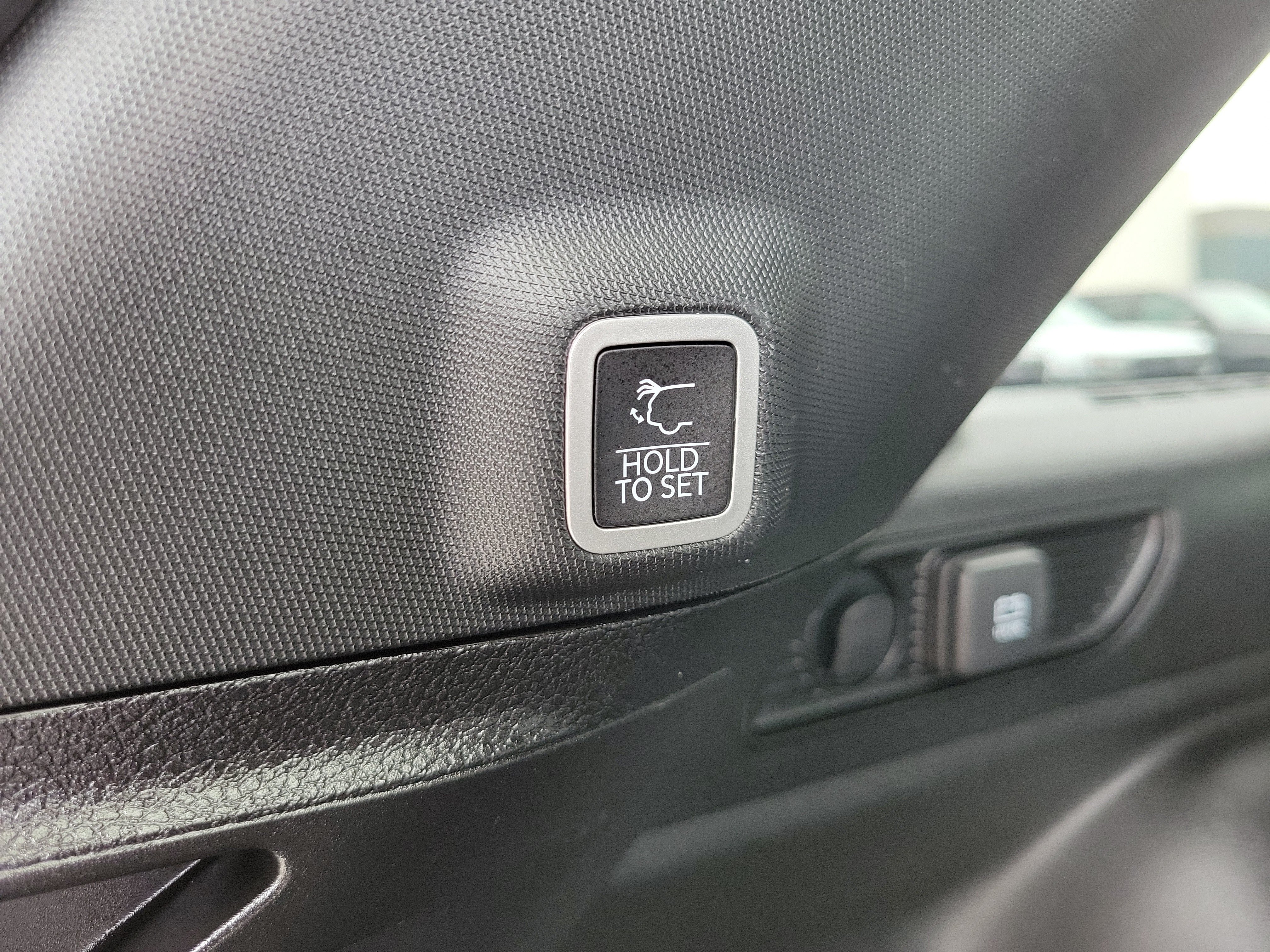 Used 2023 Jeep Grand Cherokee Altitude AWD/4WD image 16