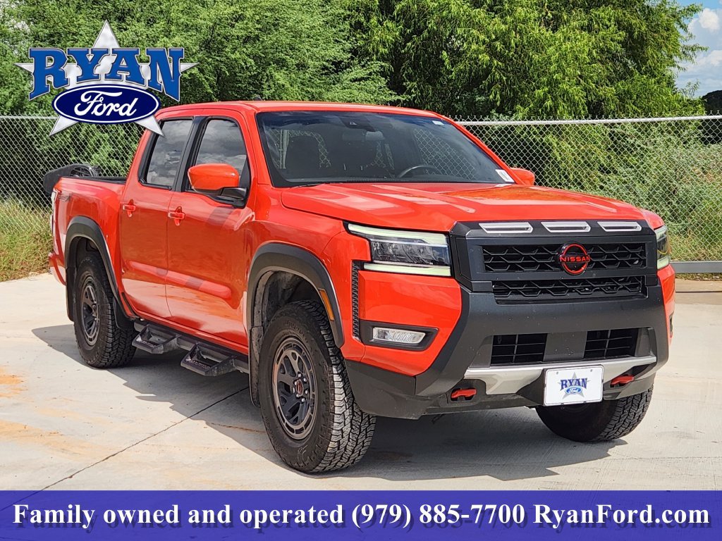Used 2025 Nissan Frontier Pro-X RWD image 2