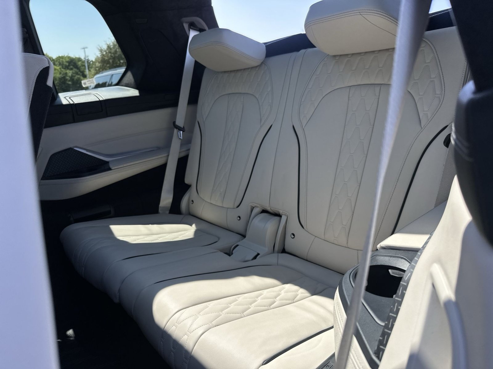 Used 2020 BMW X7 M50i w/ Dynamic Handling Package AWD/4WD image 27