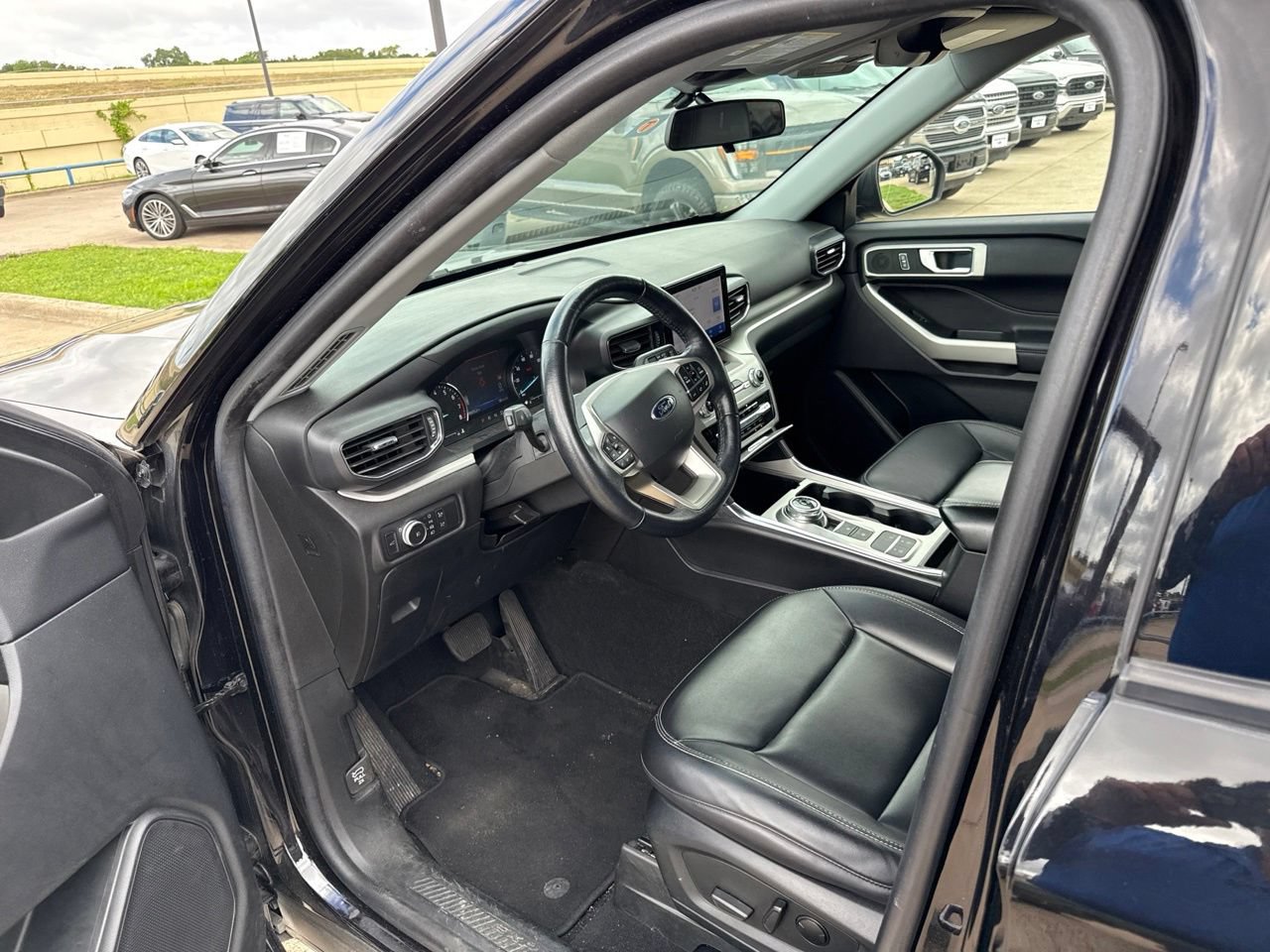 Certified 2022 Ford Explorer XLT w/ Equipment Group 202A RWD image 21