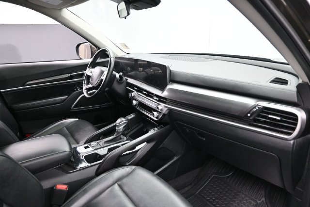 Used 2025 Kia Telluride S FWD image 31