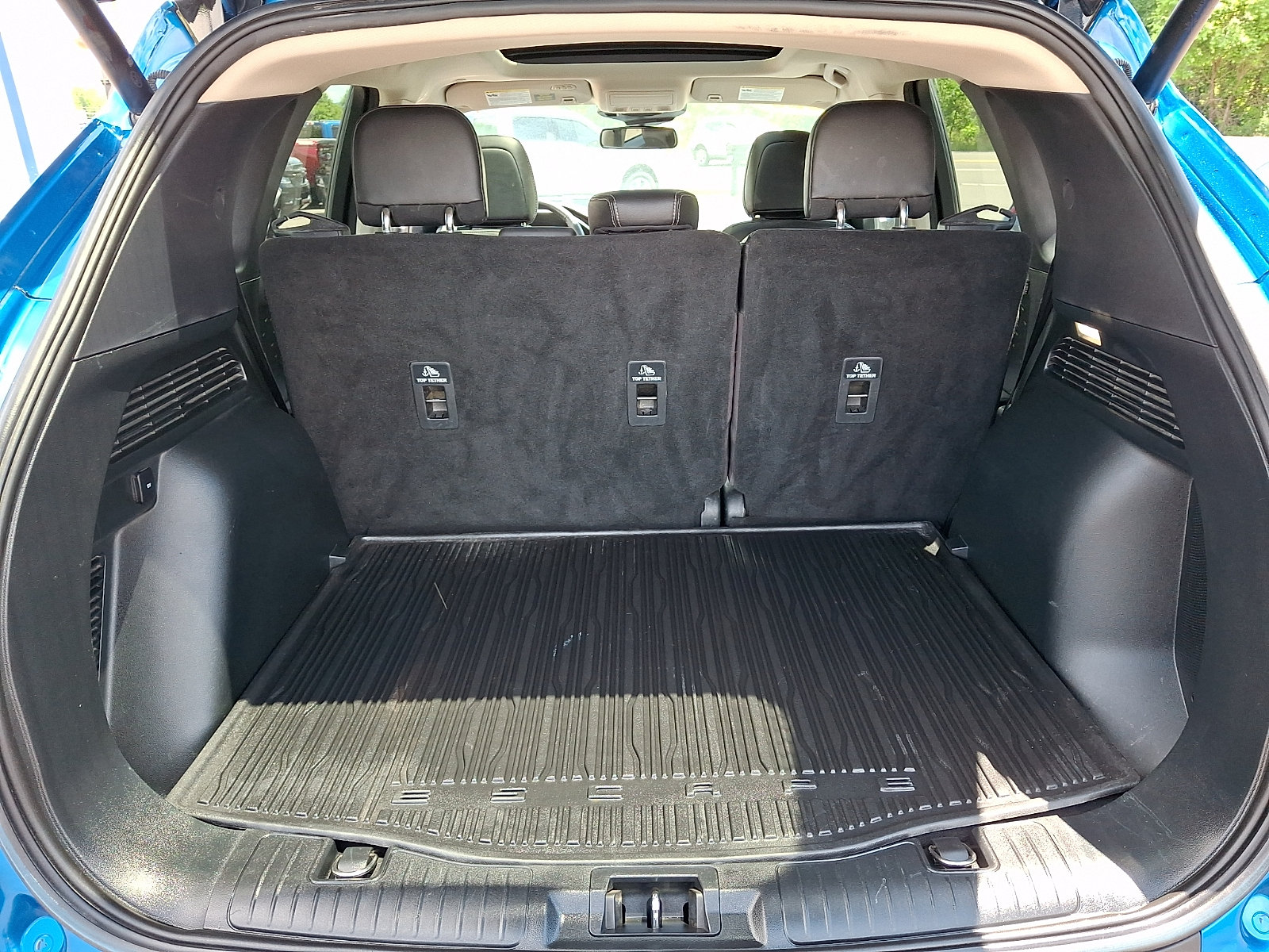 Certified 2020 Ford Escape Titanium w/ Titanium Premium Package 2.0 AWD/4WD image 30