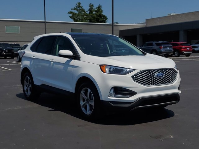 Certified 2024 Ford Edge SEL w/ Convenience Package AWD/4WD image 2