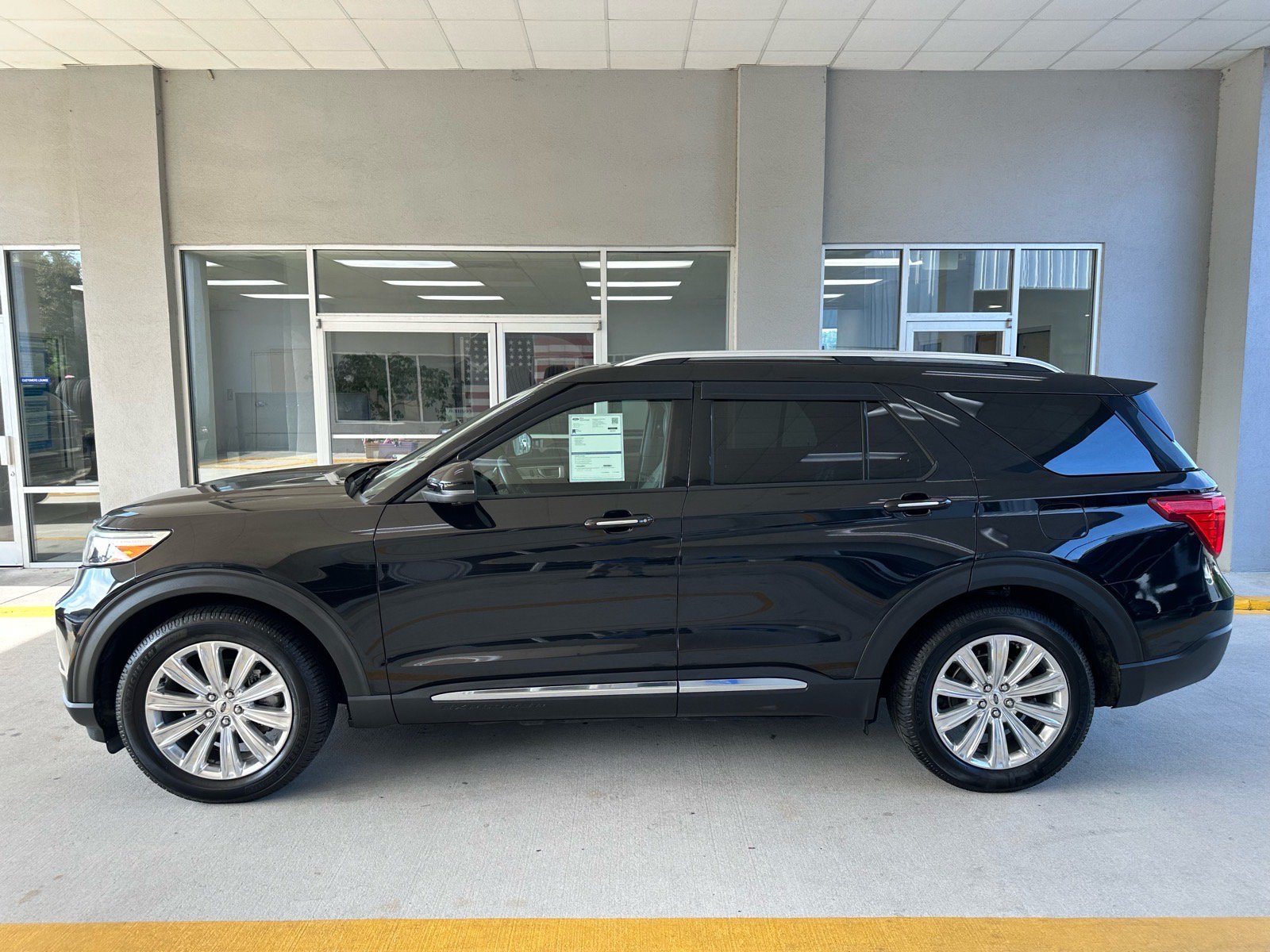 Certified 2020 Ford Explorer Limited w/ Class III Trailer Tow Package RWD image 4