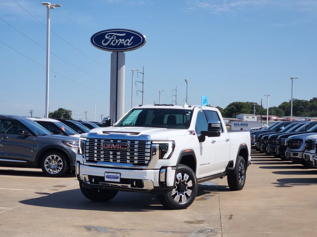 Used 2024 GMC Sierra 2500 Denali w/ Denali Reserve Package AWD/4WD image 3