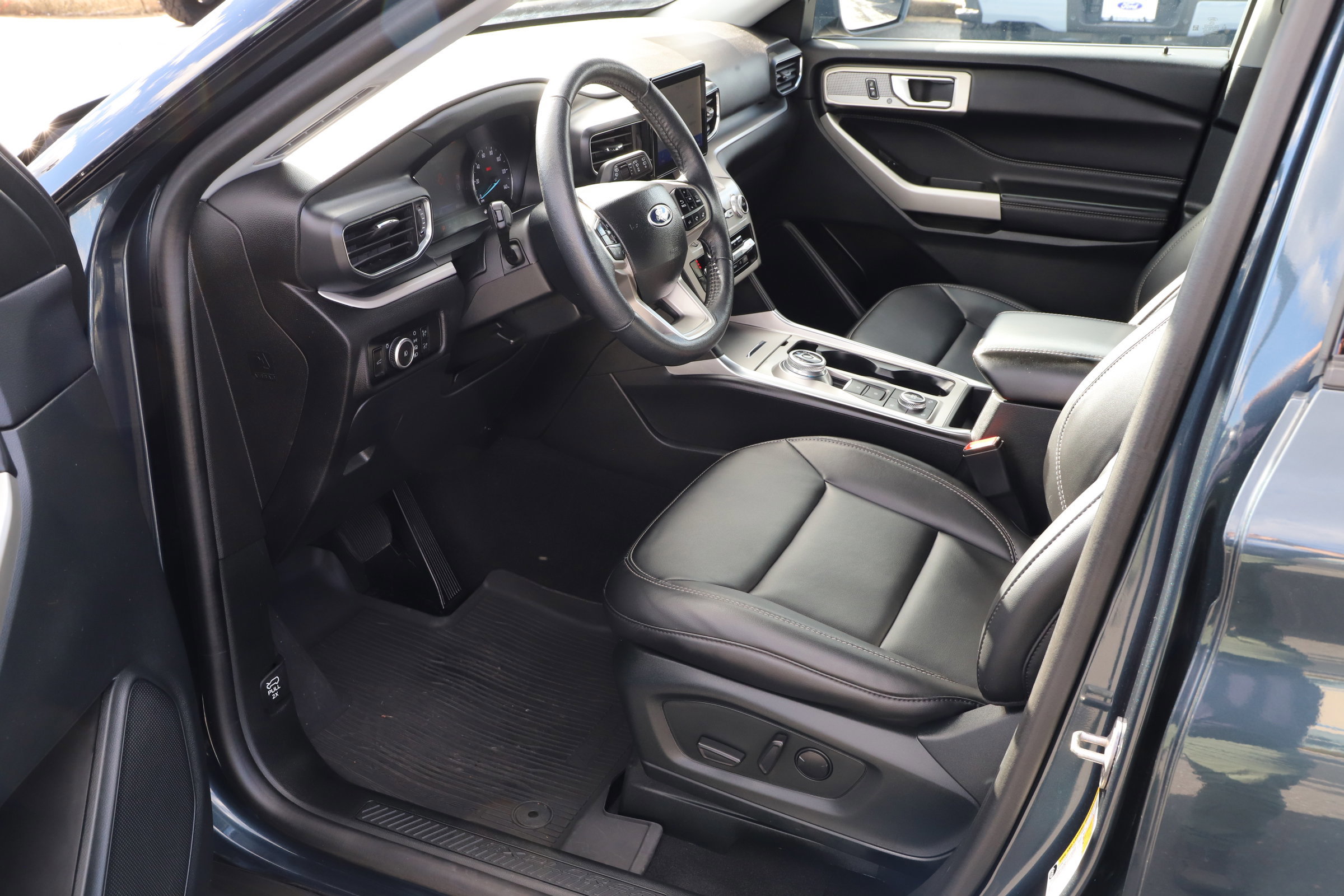 Certified 2023 Ford Explorer XLT w/ Equipment Group 202A image 11