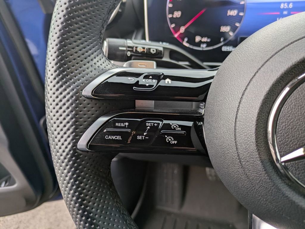 Used 2023 Mercedes-Benz GLC 300 GLC 300 image 28