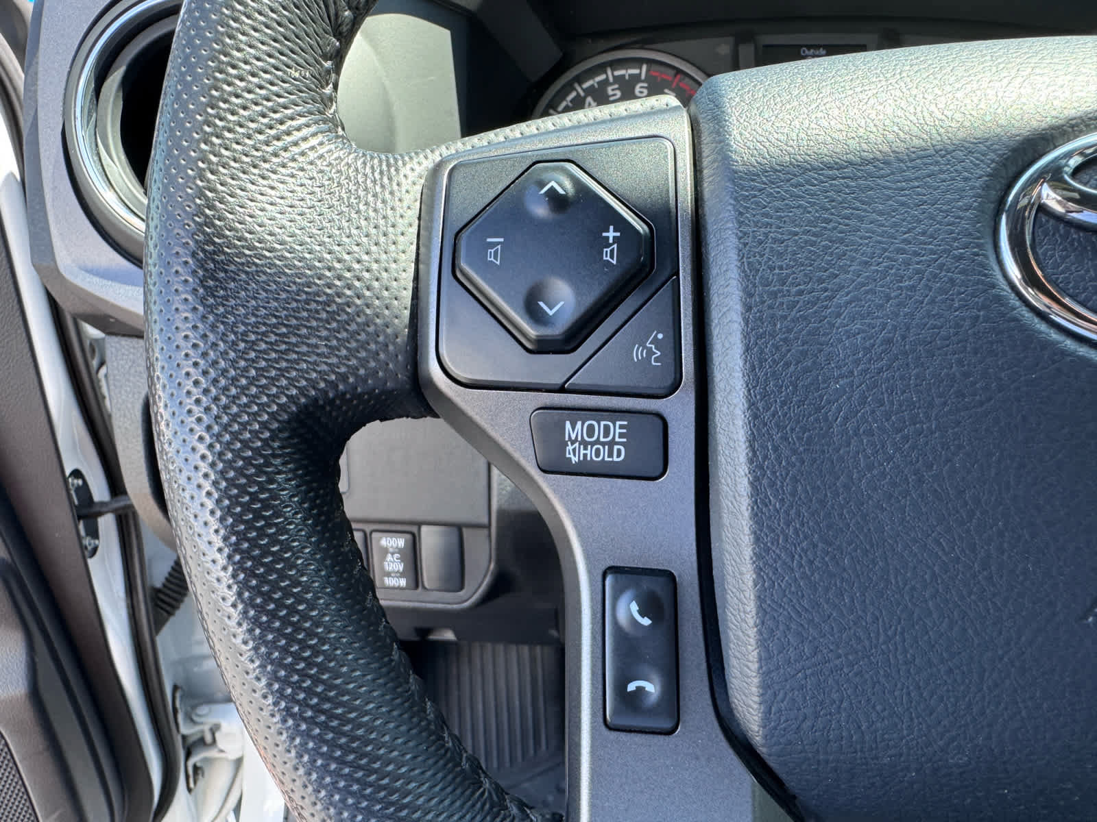 Used 2023 Toyota Tacoma TRD Sport AWD/4WD image 28