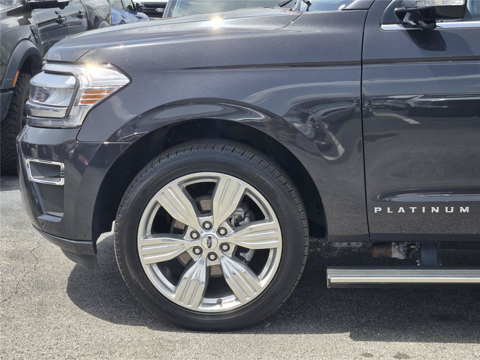 Certified 2023 Ford Expedition Platinum AWD/4WD image 9