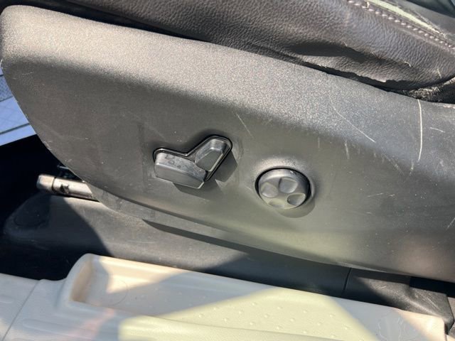 Used 2017 Chrysler Pacifica Touring-L w/ Tire & Wheel Group FWD image 20