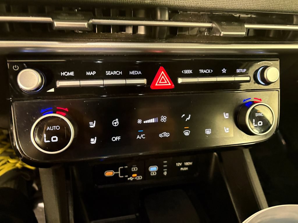 Used 2025 Hyundai Santa Cruz Limited AWD/4WD image 19