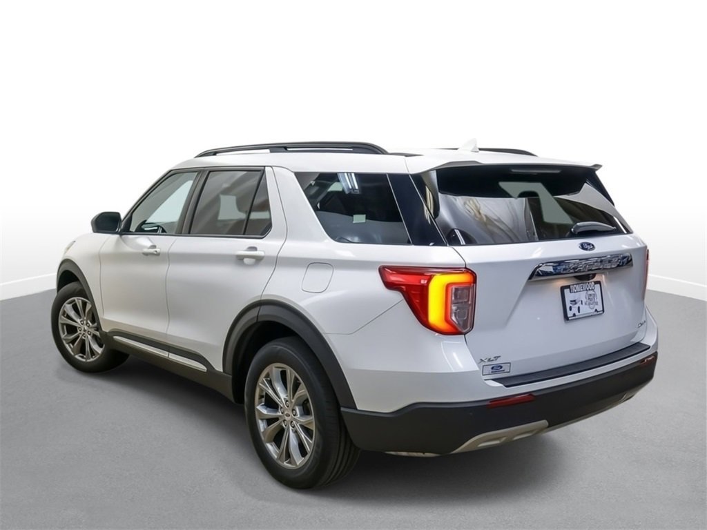 Certified 2021 Ford Explorer XLT w/ Equipment Group 202A image 5