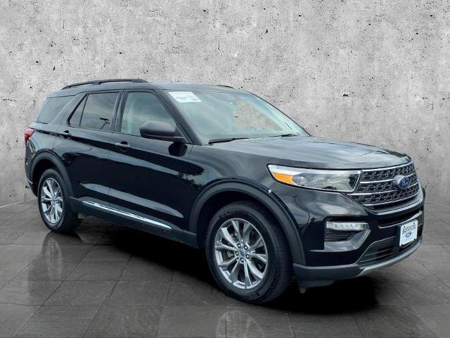 Certified 2022 Ford Explorer XLT w/ Equipment Group 202A AWD/4WD image 3