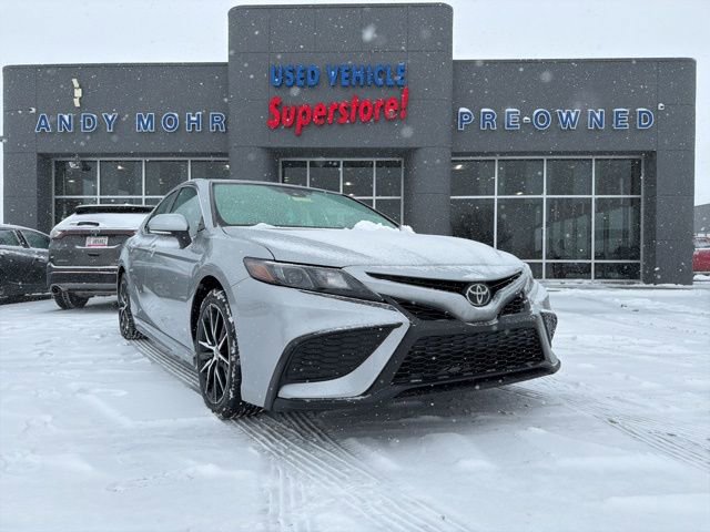 Used 2023 Toyota Camry SE image 1