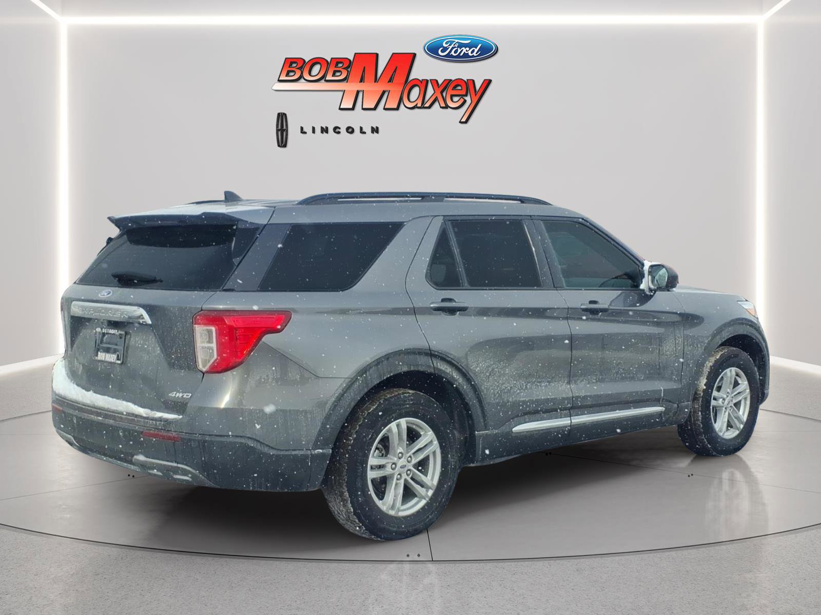Certified 2023 Ford Explorer XLT w/ Equipment Group 202A image 4