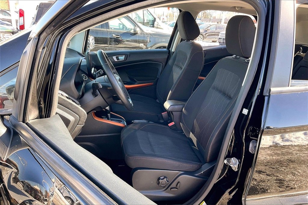 Certified 2021 Ford EcoSport SE w/ SE Appearance Package image 23