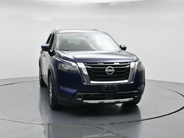 Used 2025 Nissan Pathfinder SL FWD image 4