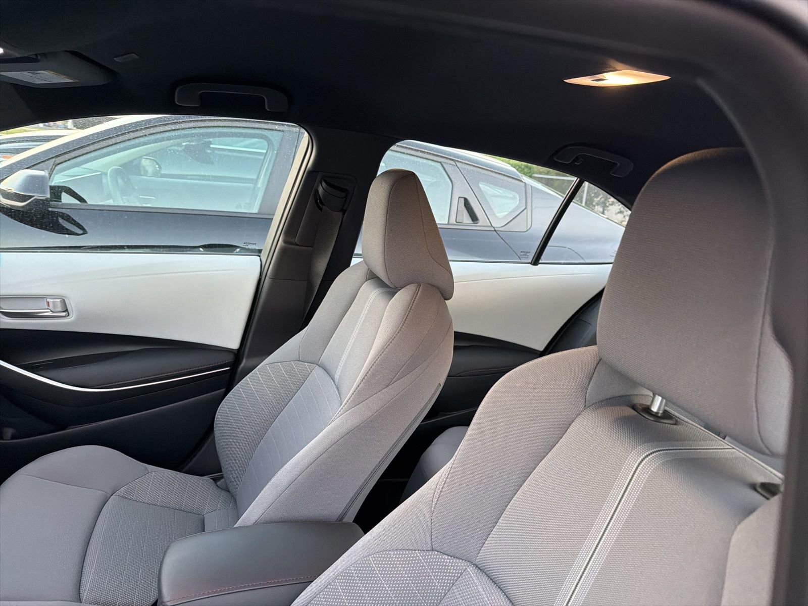 Used 2025 Toyota Corolla SE FWD image 11