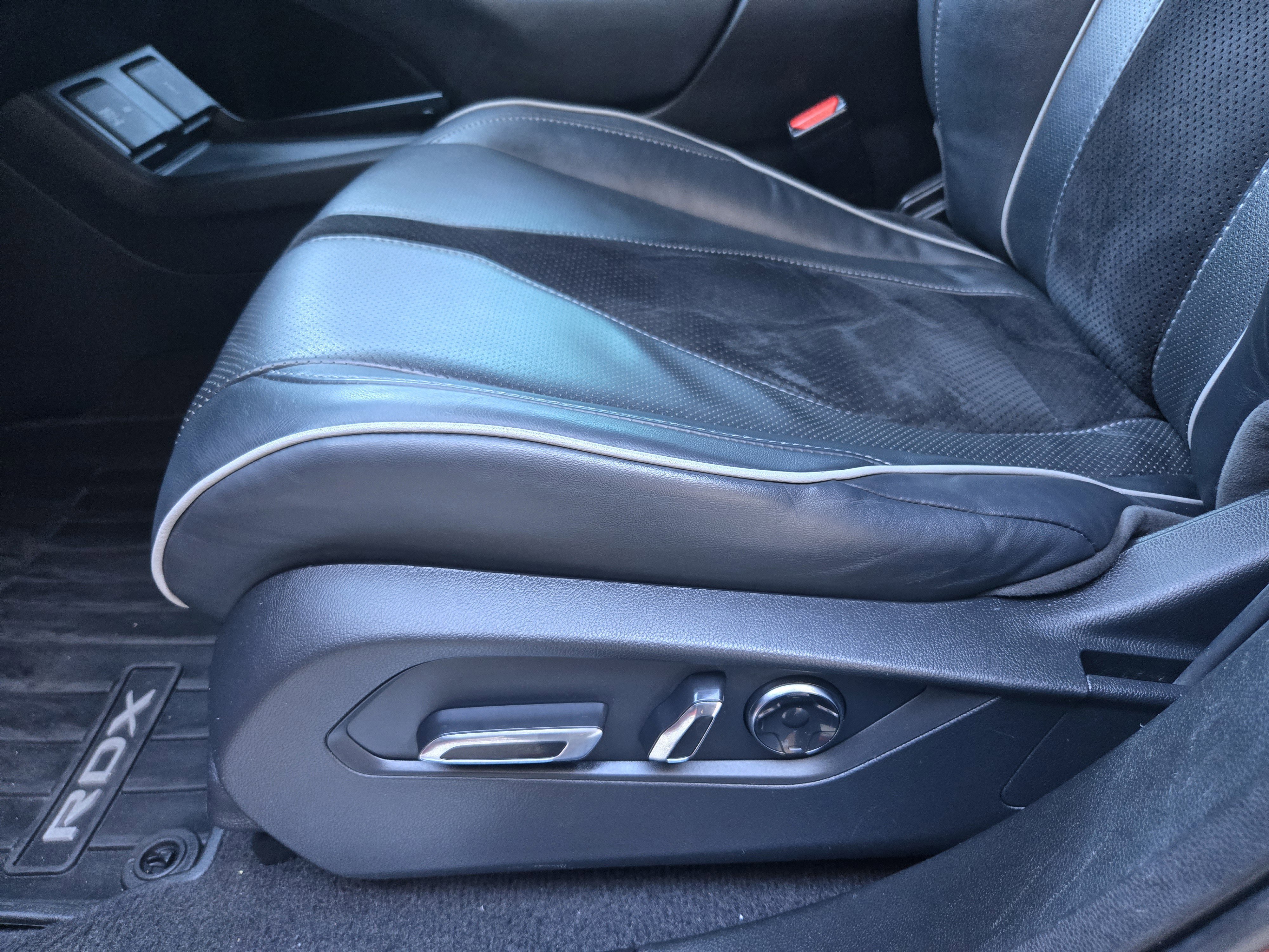 Used 2019 Acura RDX A-Spec image 18