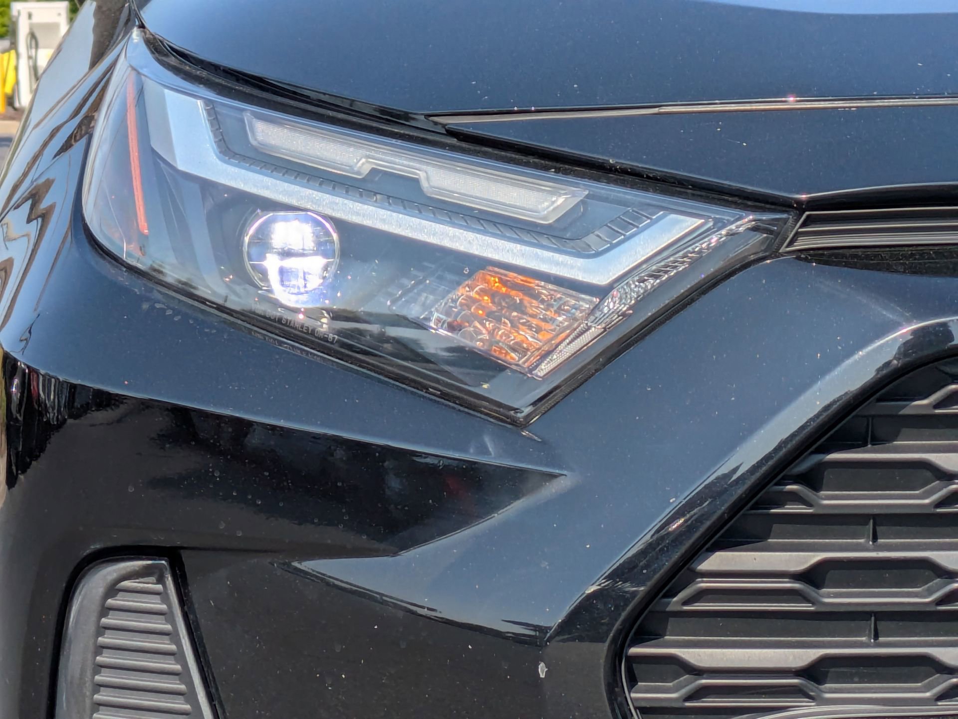 Used 2023 Toyota RAV4 XLE FWD image 12