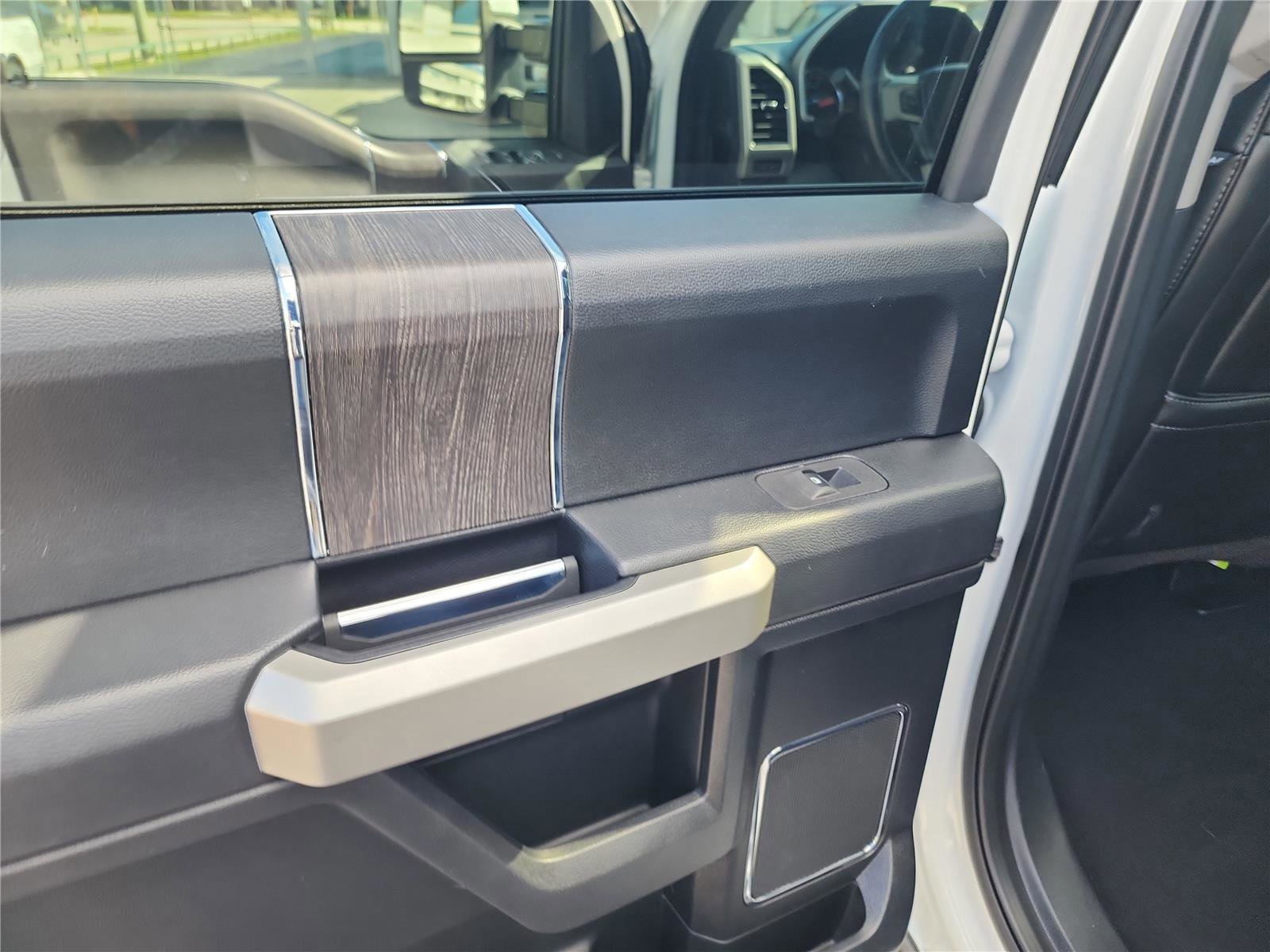 Certified 2020 Ford F450 Lariat w/ Lariat Ultimate Package image 21