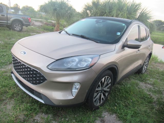 Certified 2020 Ford Escape Titanium FWD image 3