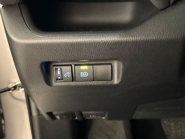Used 2022 Toyota RAV4 LE AWD/4WD image 18