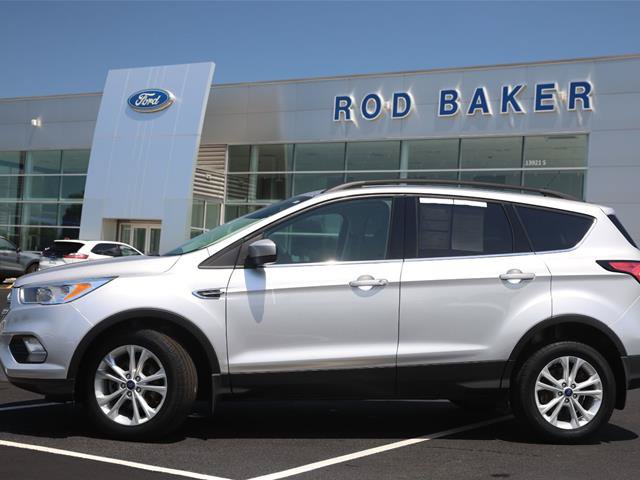 Certified 2018 Ford Escape SE w/ Ford Safe & Smart Package FWD image 3