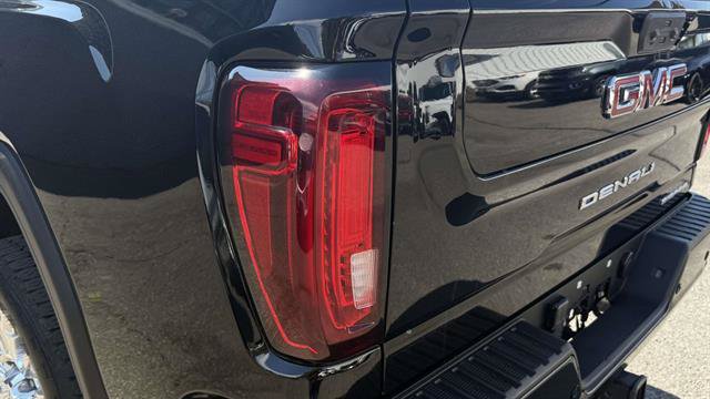 Used 2023 GMC Sierra 2500 Denali w/ Denali Ultimate Package AWD/4WD image 40