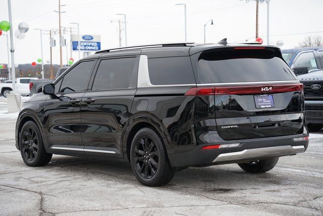 Used 2024 Kia Carnival SX image 3