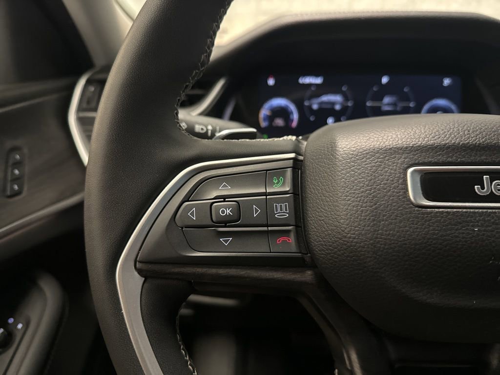 Used 2023 Jeep Grand Cherokee Limited w/ Trailer Tow Prep Group (B) image 41