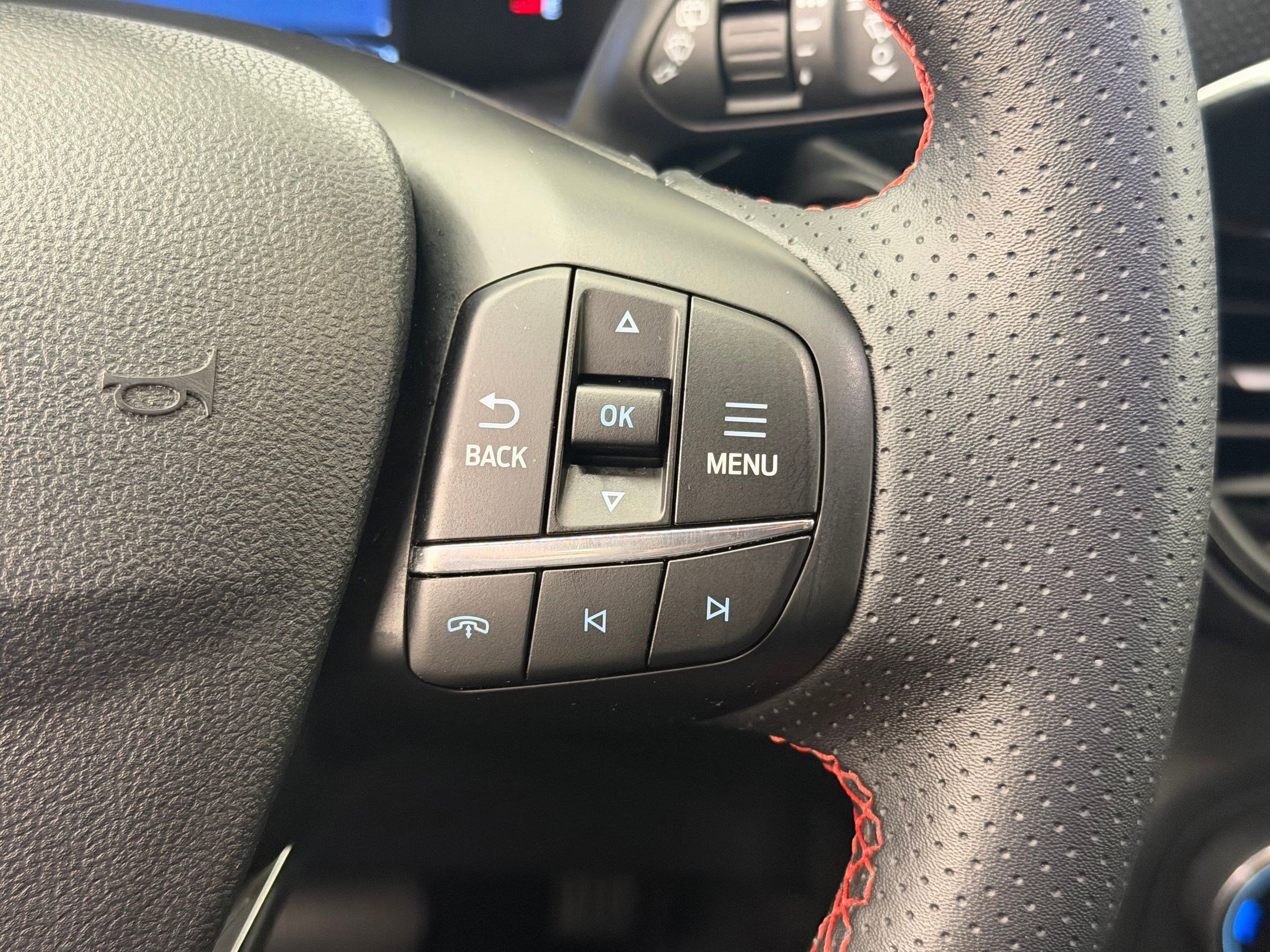 Certified 2025 Ford Escape ST-Line image 25