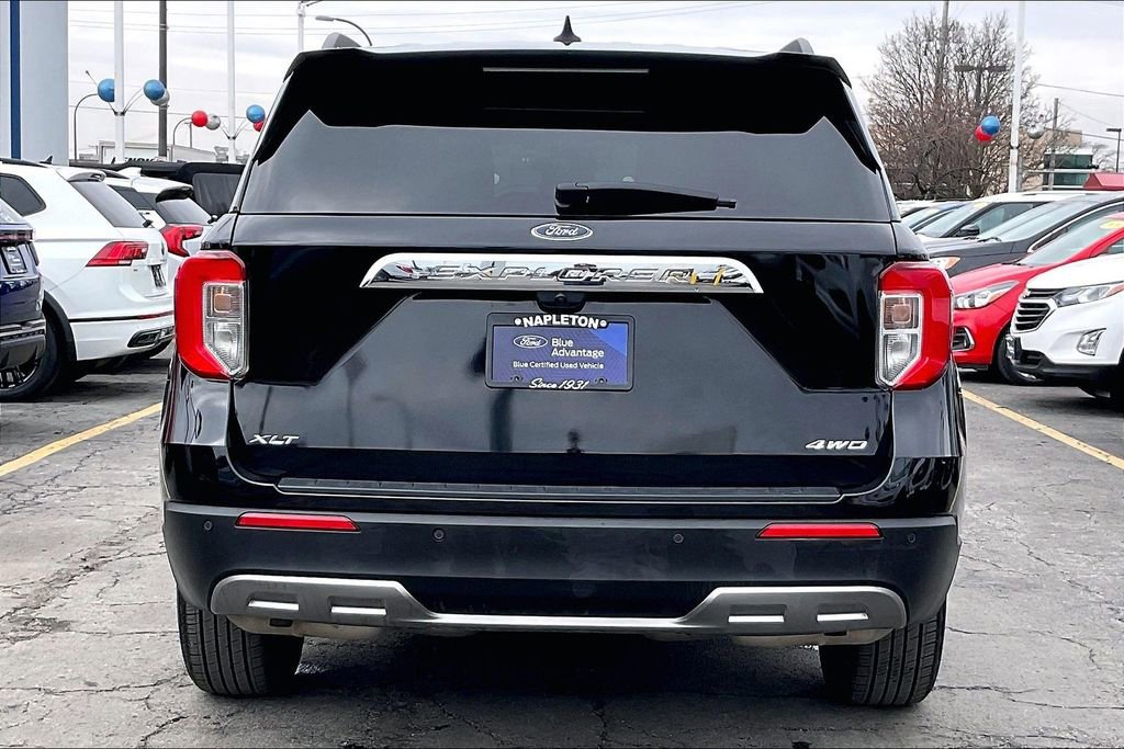 Certified 2024 Ford Explorer XLT w/ Equipment Group 202A image 3
