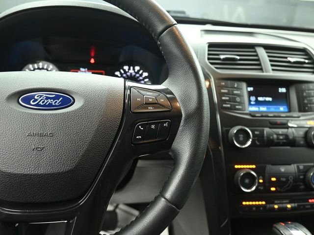 Certified 2018 Ford Explorer XLT FWD image 17