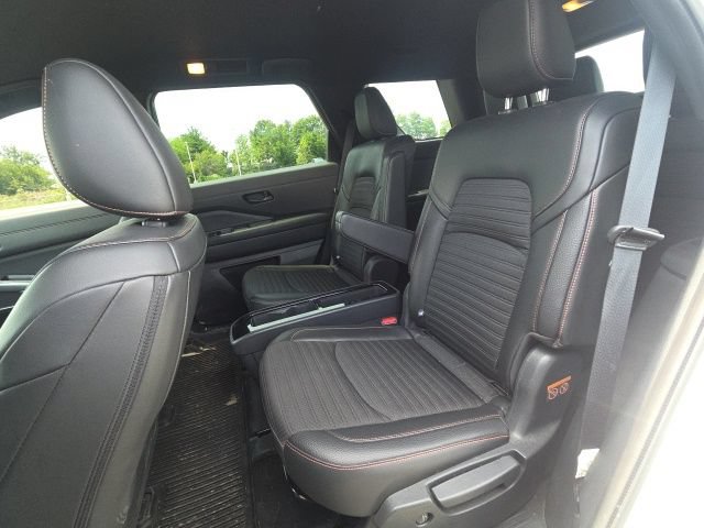 Used 2024 Nissan Pathfinder Rock Creek AWD/4WD image 16