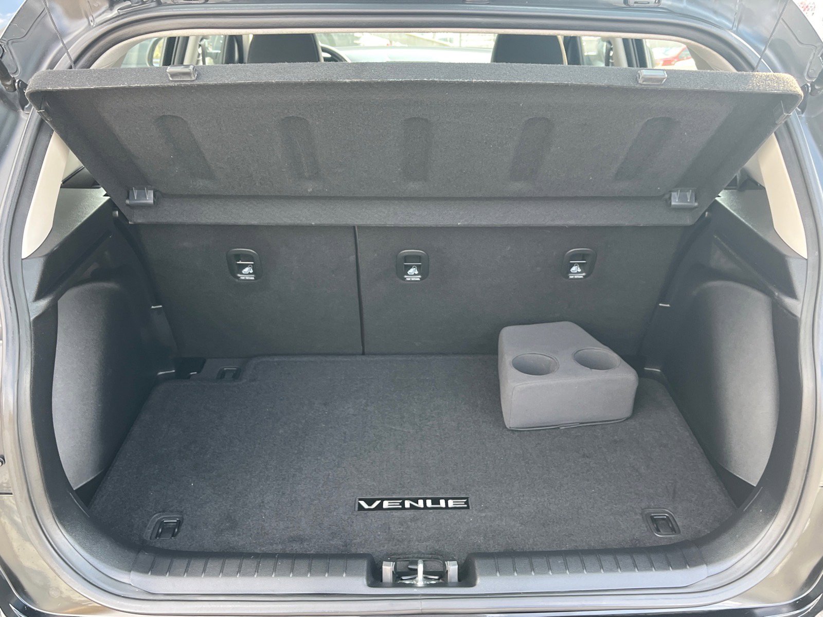 Used 2025 Hyundai Venue SEL FWD image 20