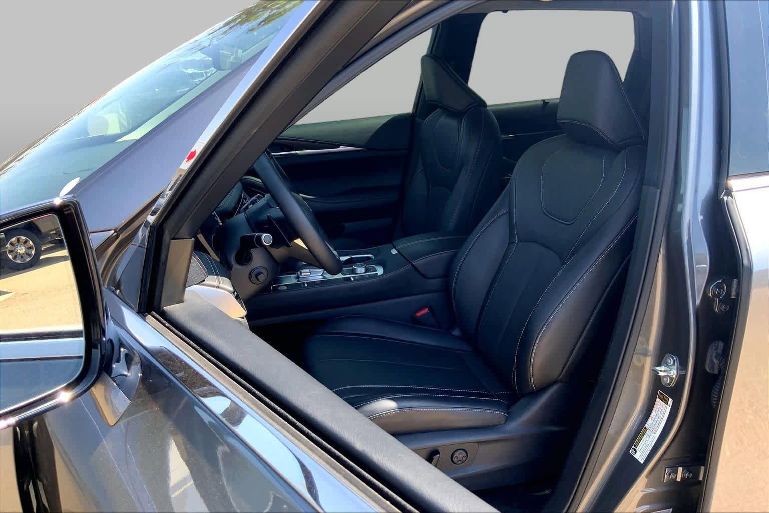 Used 2023 INFINITI QX60 Sensory AWD/4WD image 8