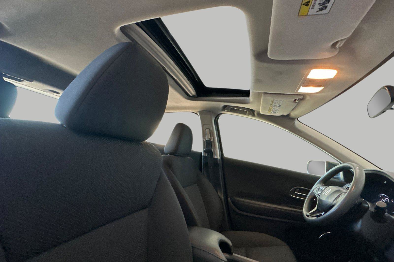 Used 2017 Honda HR-V EX image 17