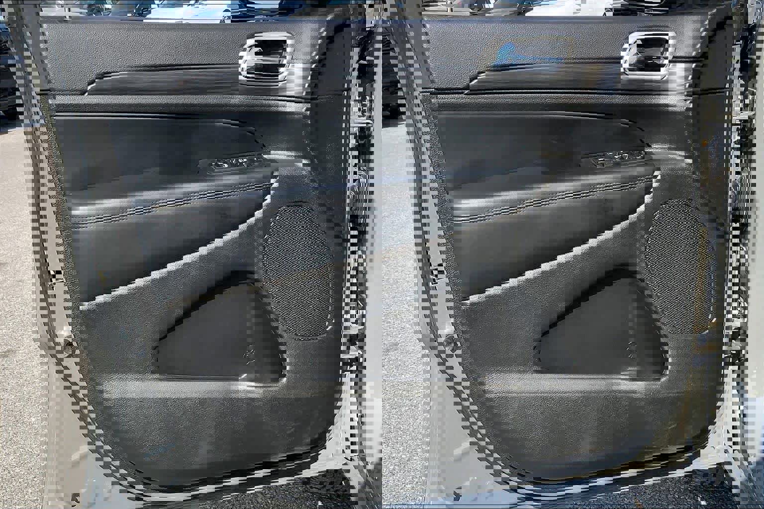 Used 2021 Jeep Grand Cherokee Laredo X image 21