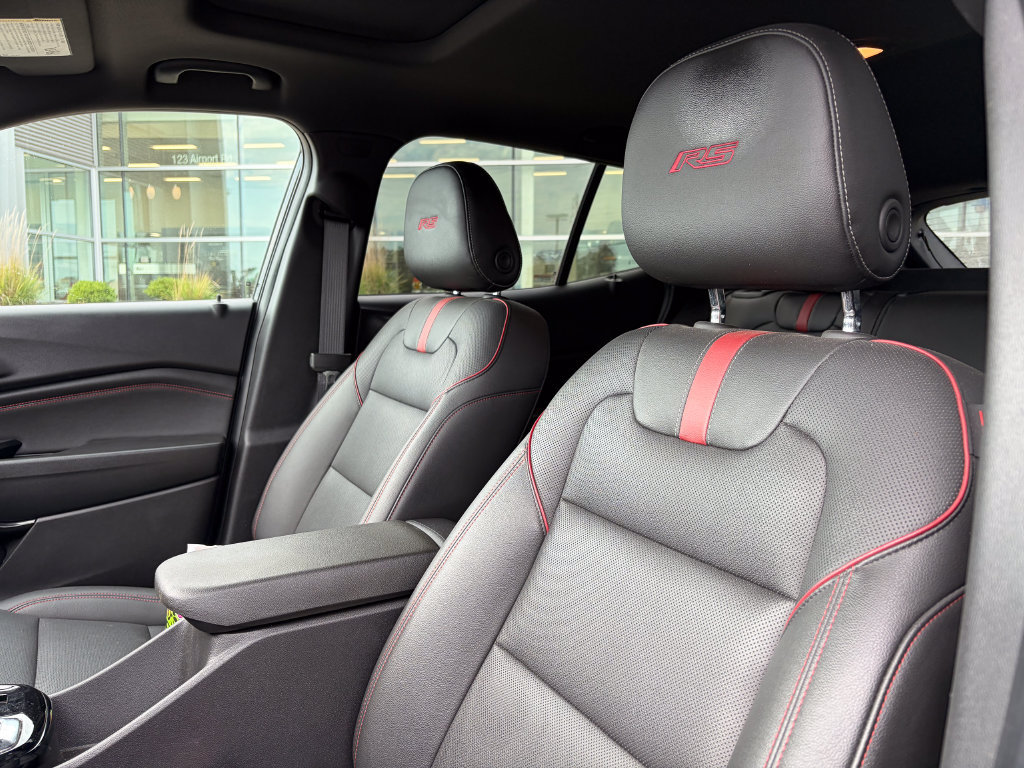 Used 2024 Chevrolet Trax RS w/ Sunroof Package FWD image 10