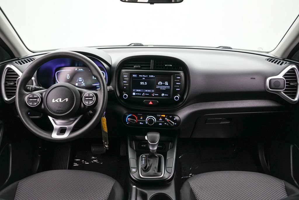 Used 2025 Kia Soul LX FWD image 15
