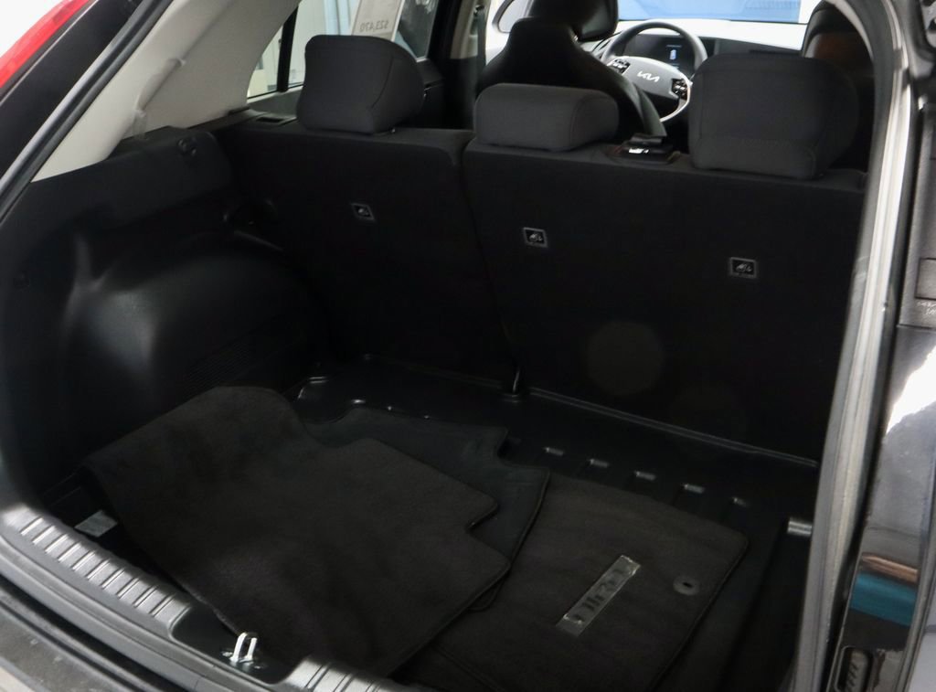 Used 2023 Kia Niro LX FWD image 15