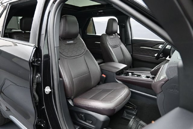 Certified 2025 Ford Explorer Platinum w/ LUX Leather Package AWD/4WD image 32