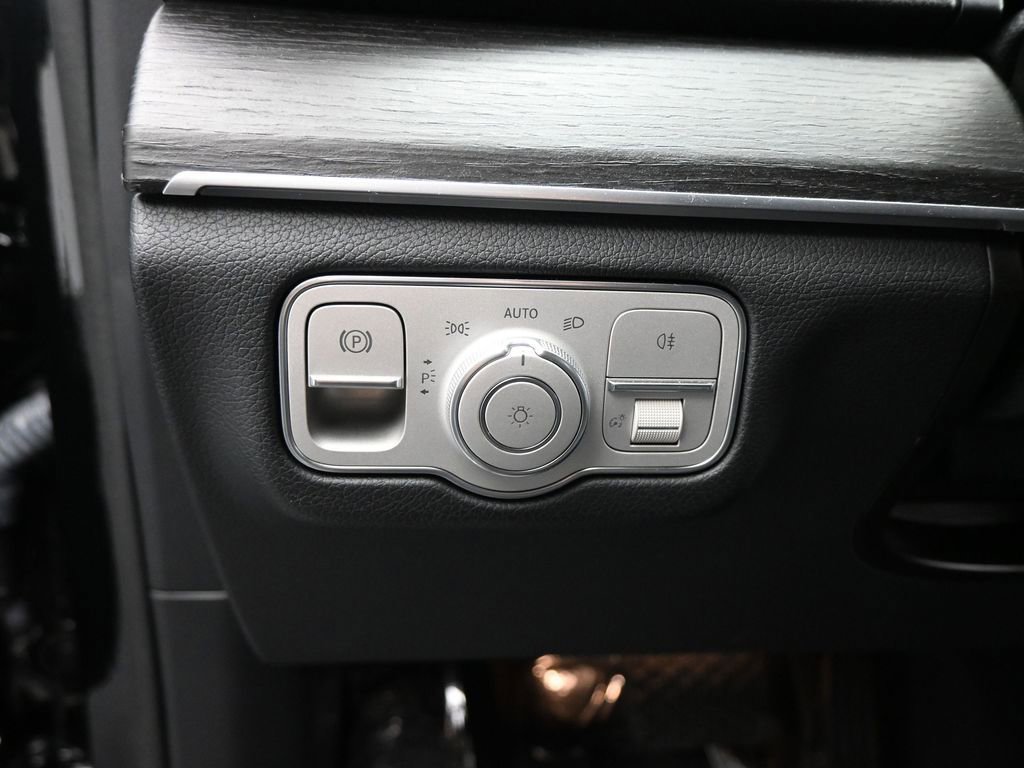 Used 2023 Mercedes-Benz GLE 350 4MATIC w/ Premium Package image 36