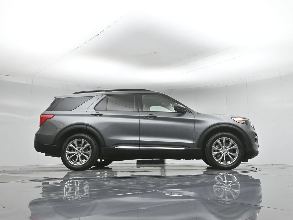 Certified 2023 Ford Explorer XLT w/ Equipment Group 202A RWD image 53