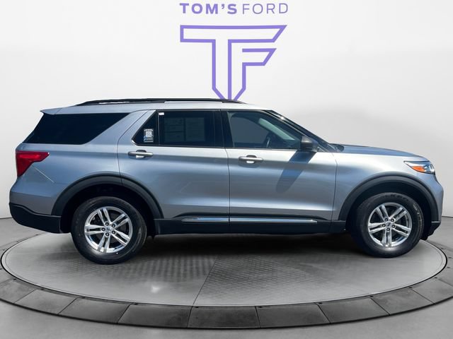Certified 2022 Ford Explorer XLT w/ Equipment Group 202A AWD/4WD image 8