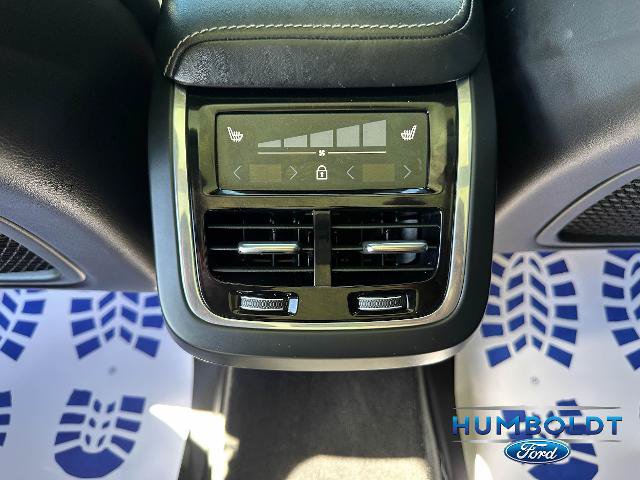 Used 2018 Volvo XC60 T6 Inscription w/ Luxury Seat Package AWD/4WD image 27