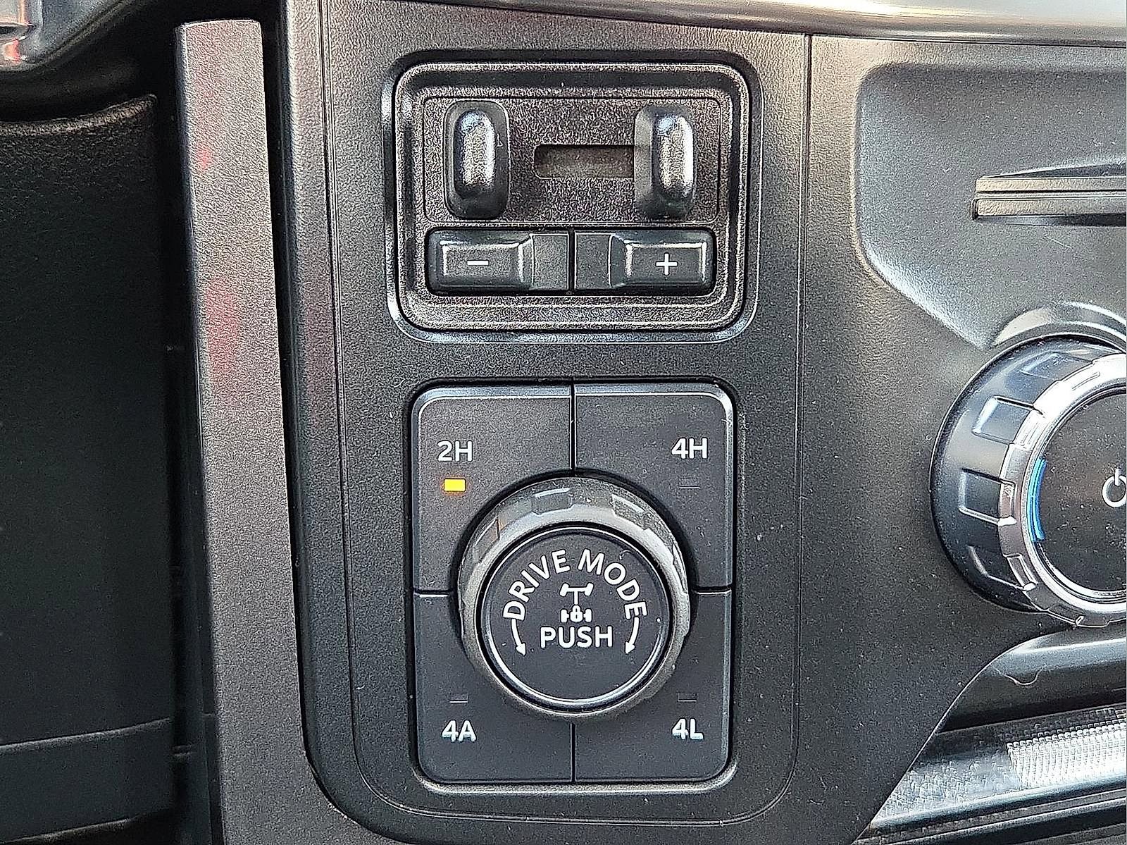 Certified 2023 Ford F150 Lariat w/ Equipment Group 502A High image 19