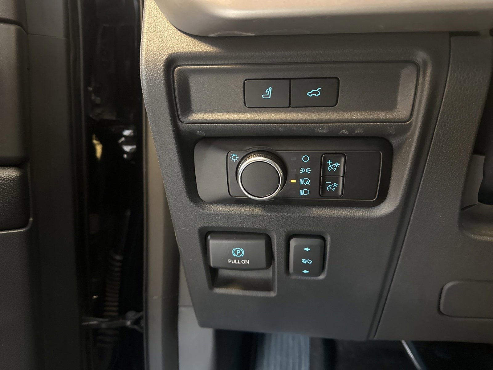 Certified 2024 Ford Expedition XLT image 20