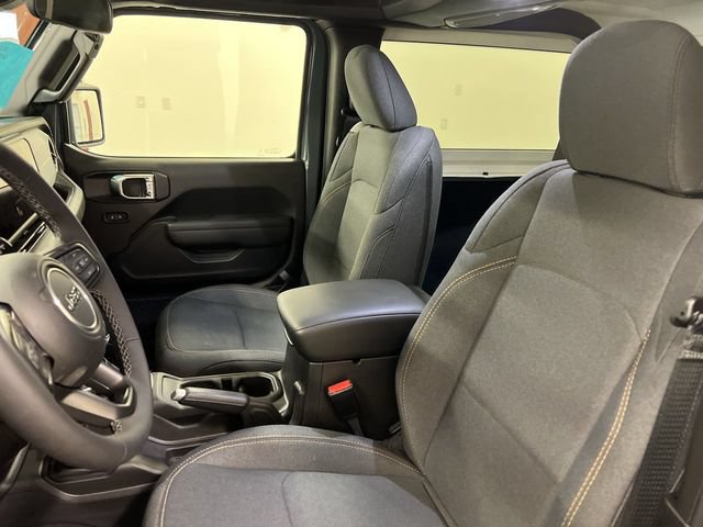 Used 2025 Jeep Wrangler Sport AWD/4WD image 4